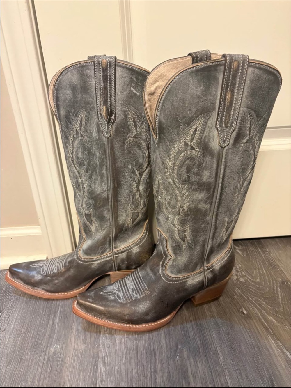 Freebird by Steven - Woodland size 9 - color Ice***discontinued
